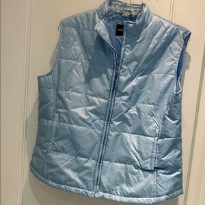 BNWT Xntrik Sports Light Blue Puffer Vest⭐️